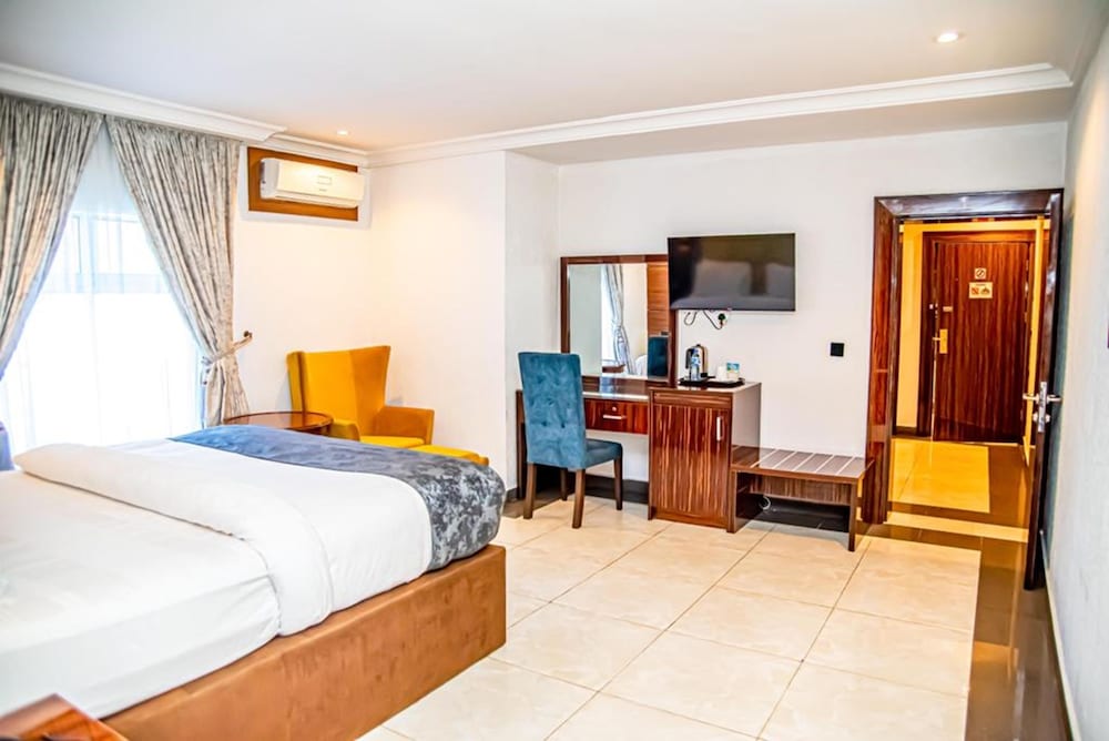 PRESIDENTIAL, SUITE, KING BED