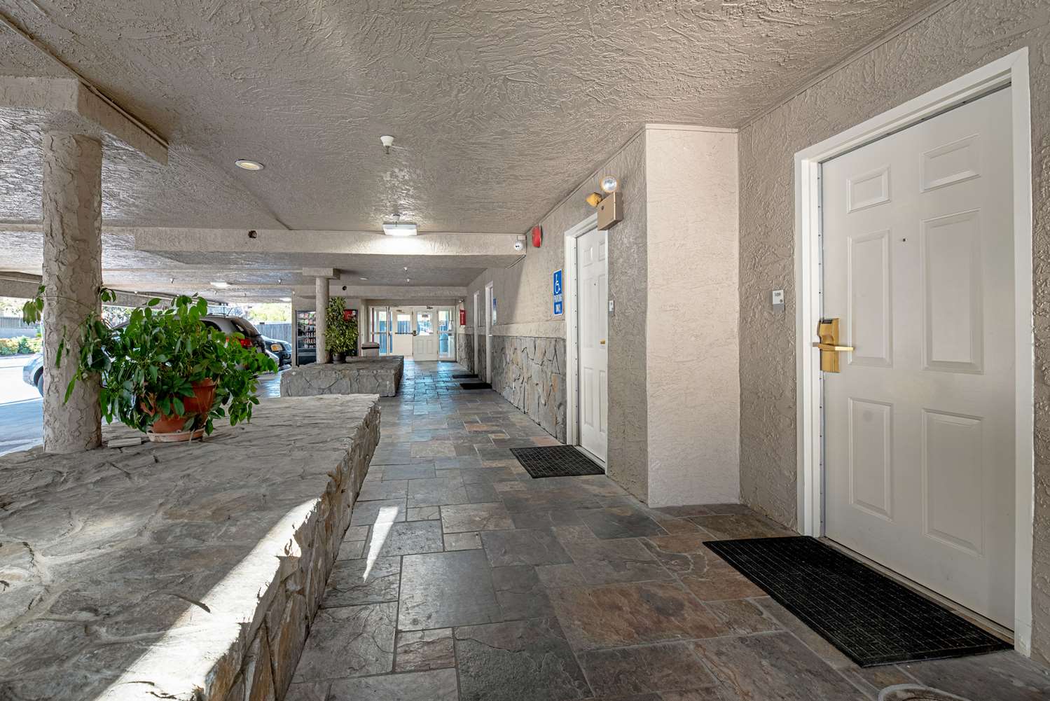 Clarion Inn Silicon Valley 49/53