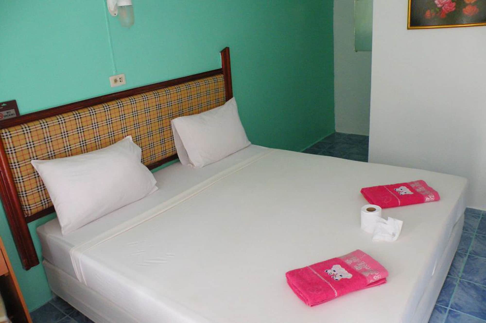 ROOM, DOUBLE BED, WITH FAN