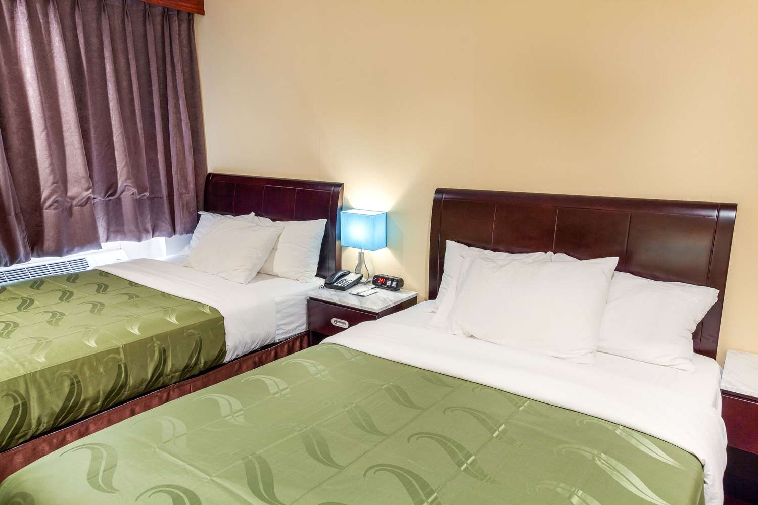 ROOM, 2 DOUBLE BEDS