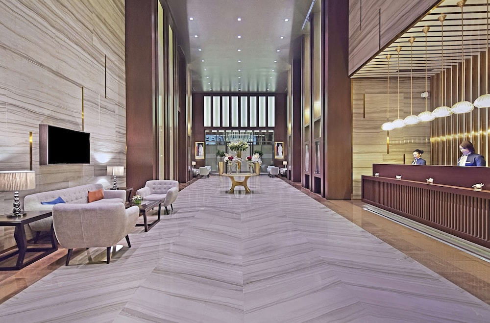 THE CURVE HOTEL 25/74