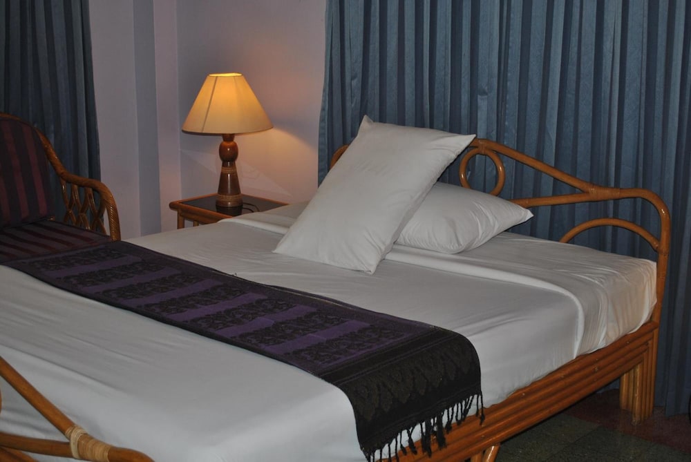 Smile Inn Hotel 7/62