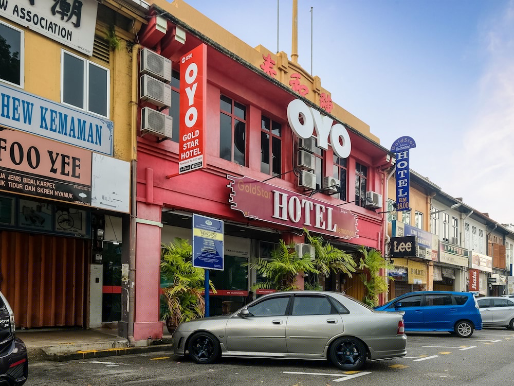 OYO 850 Gold Star Hotel 3/21