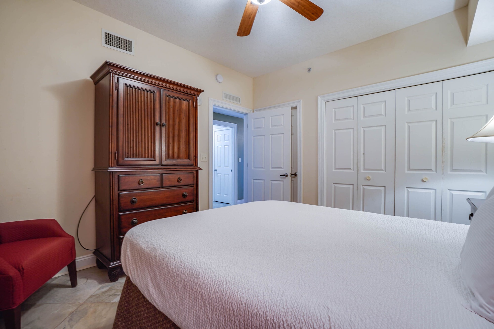 3 Bedrooms, Condo, Sea View