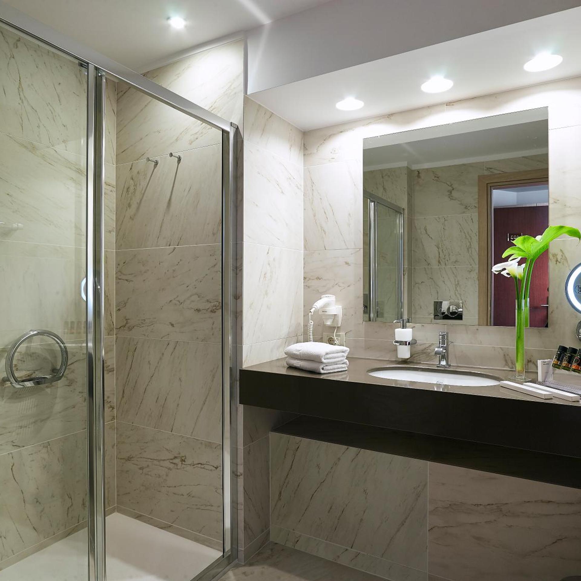 Irida Hotel 56/59