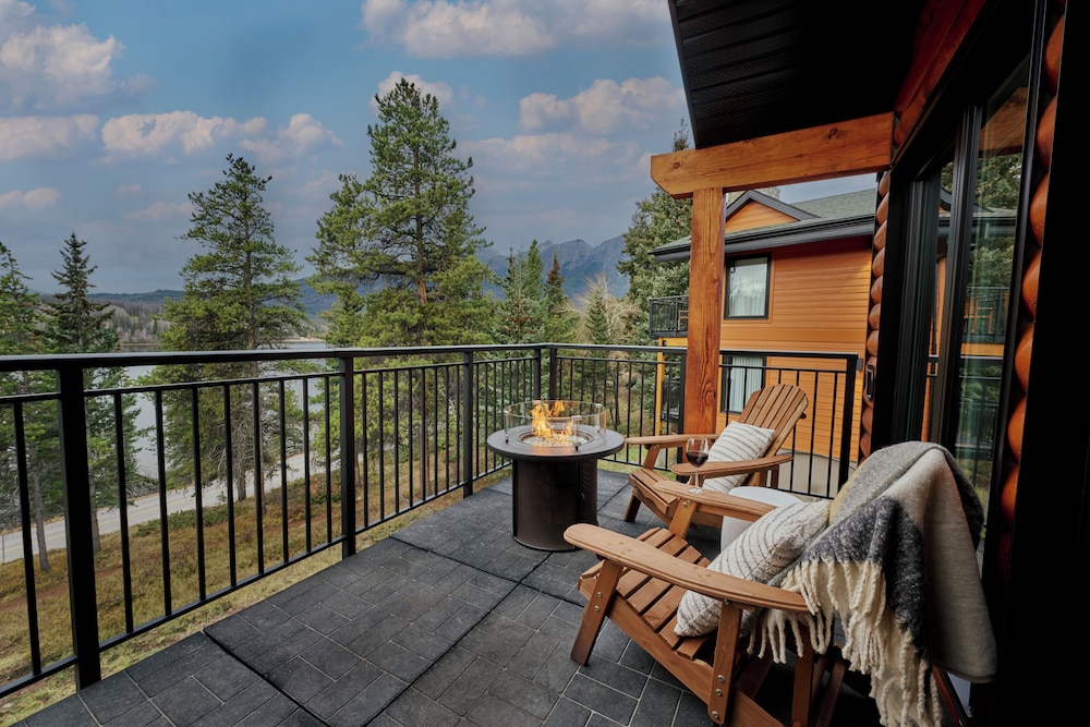 Pyramid Lake Resort 24/48