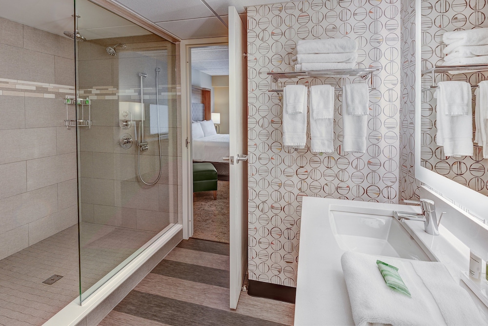 Holiday Inn East Windsor 10/60