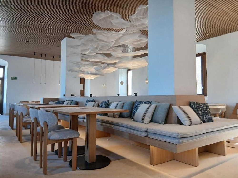 Parador de Ibiza 46/71