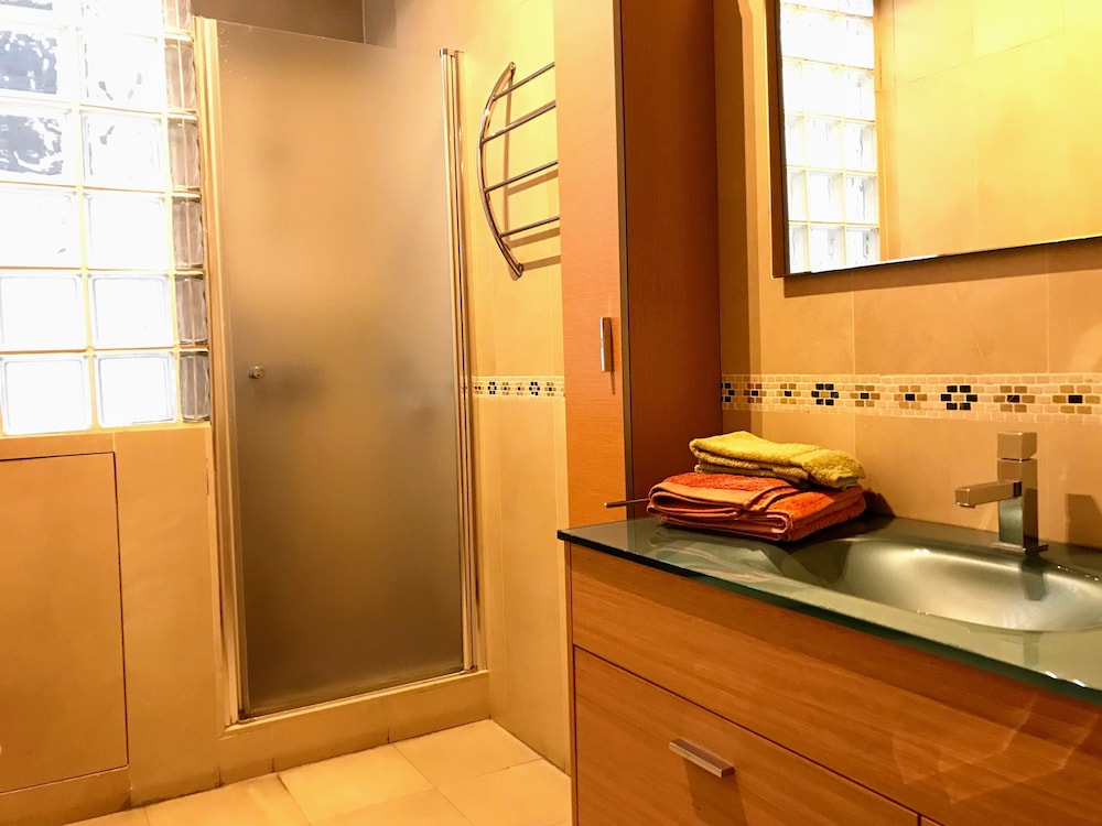 Triana Luxury Home 42/48