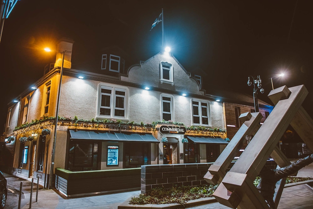 The Commercial Hotel 5/45