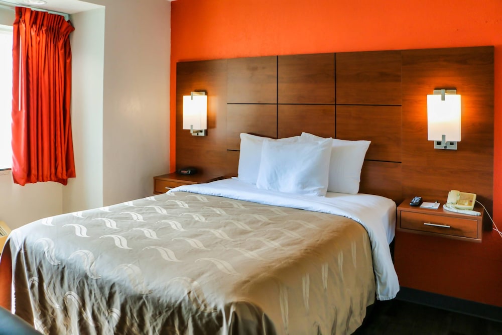 Quality Inn and Suites Watertown Fort Drum 24/50