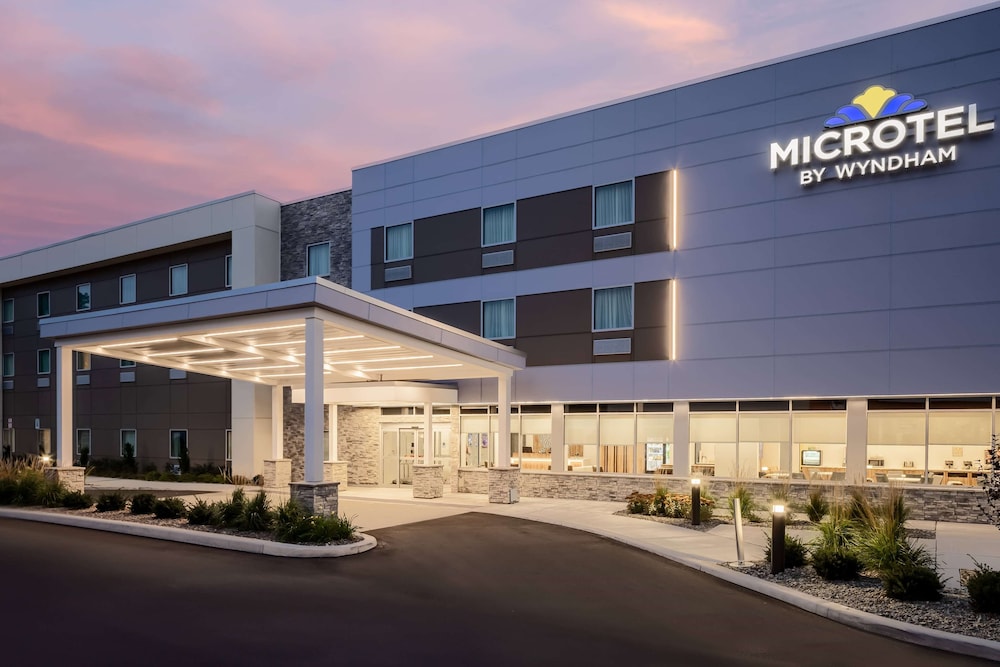 Microtel Inn and Suites by Wyndham Macedon 1/25