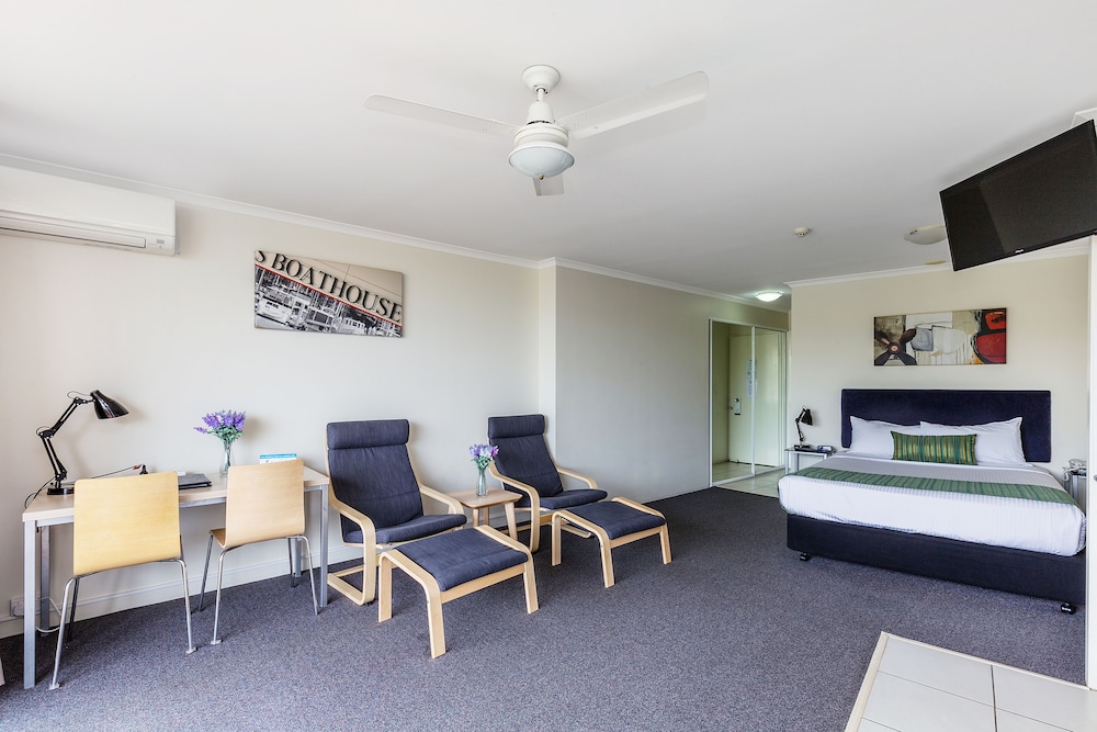 THE WELLINGTON APARTMENT HOTEL 32/48