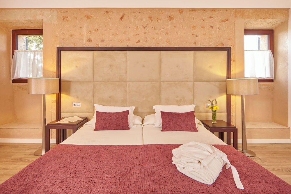 Bennoc Petit Hotel 24/80