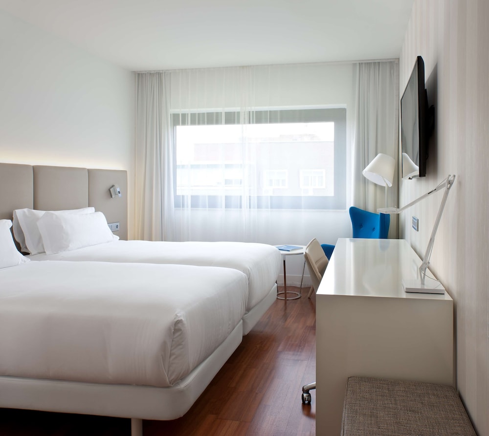 CONNECTING, FAMILY, WITH EXTRA BED