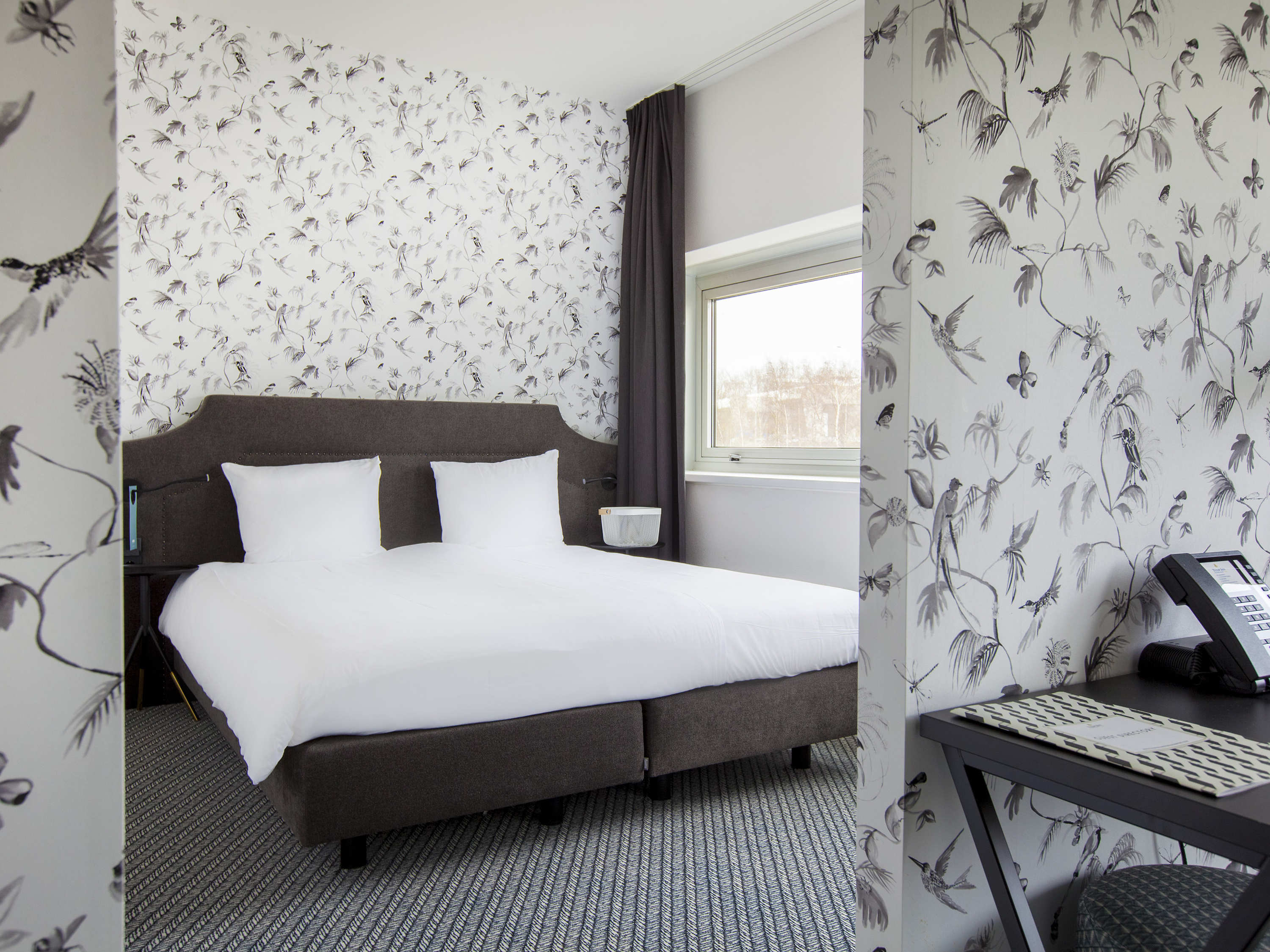 SUPERIOR, KING BED