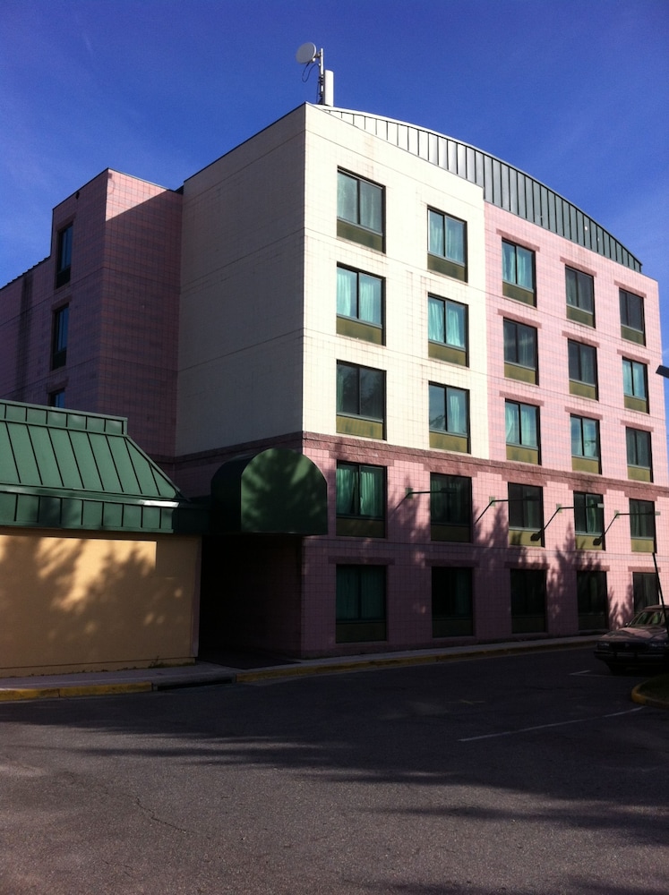 Garden Inn 2/26