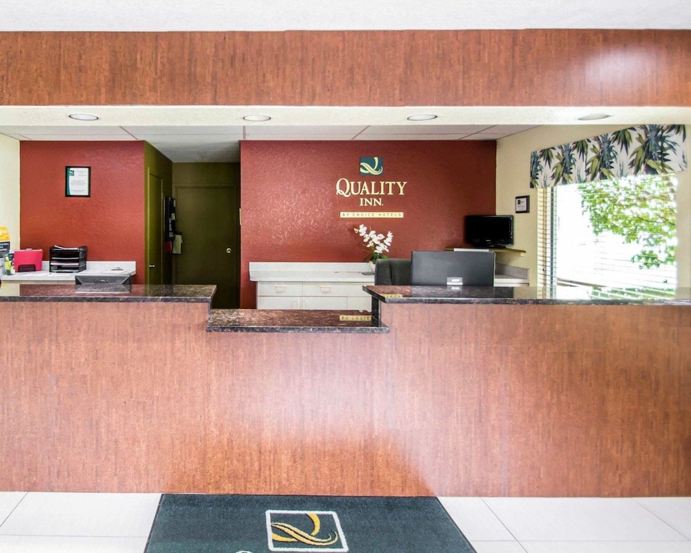 Quality Inn Sarasota I-75 6/25