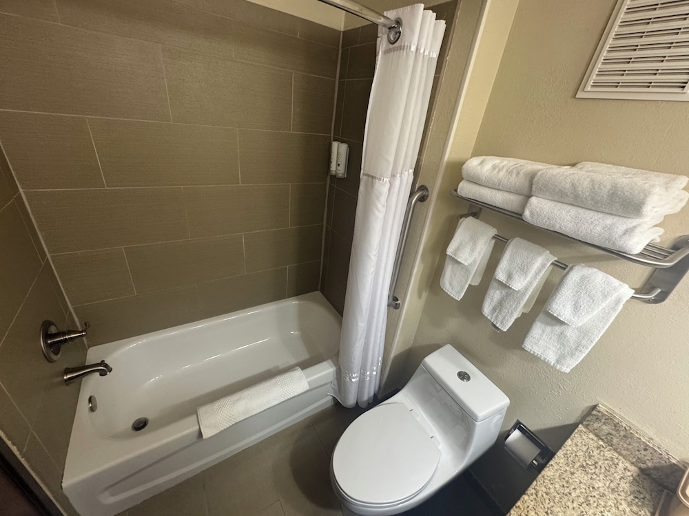 Quality Inn & Suites Green Bay - Ashwaubenon 49/50