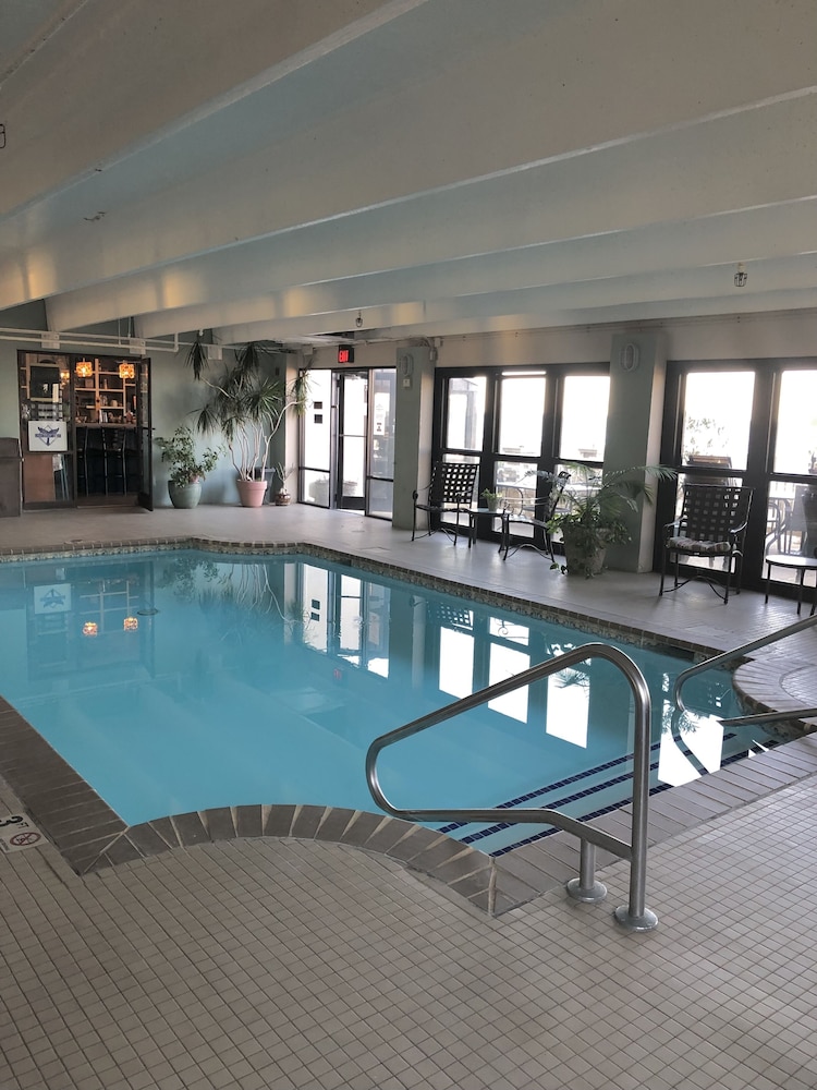 The Capes Hotel 6/49