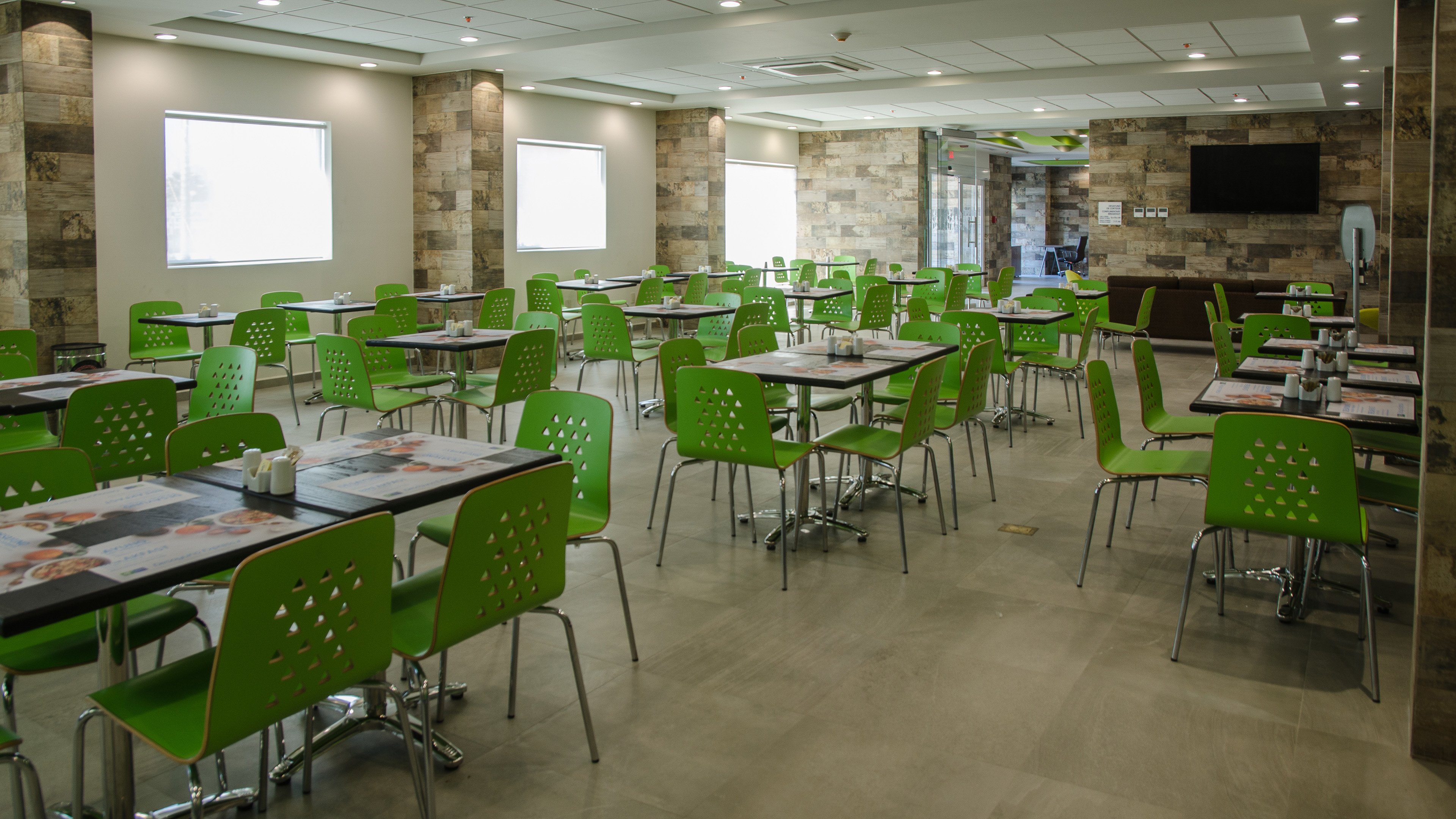 Holiday Inn Express and Suites Celaya 39/50