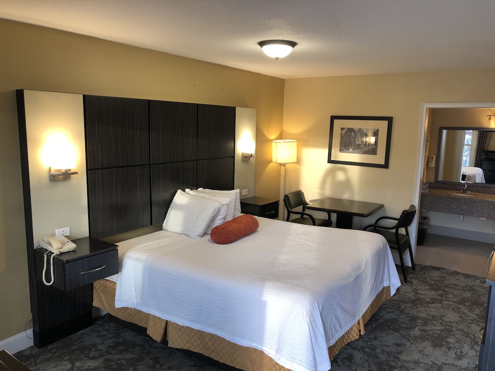 Emerson Inn 24/61
