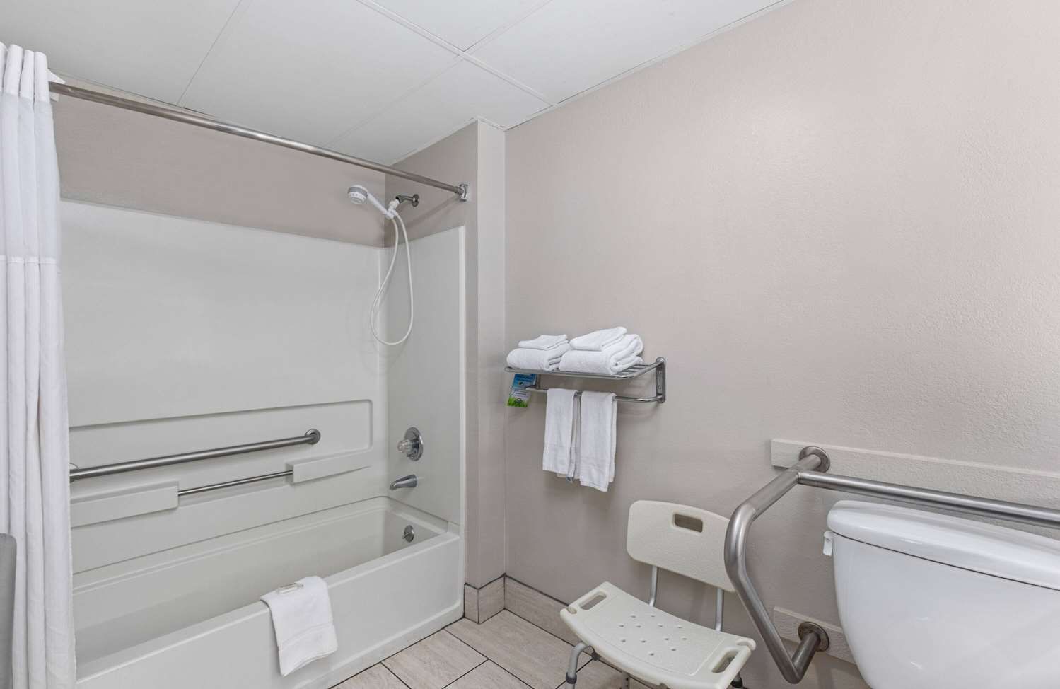 Days Inn by Wyndham - St. George, SC 41/41