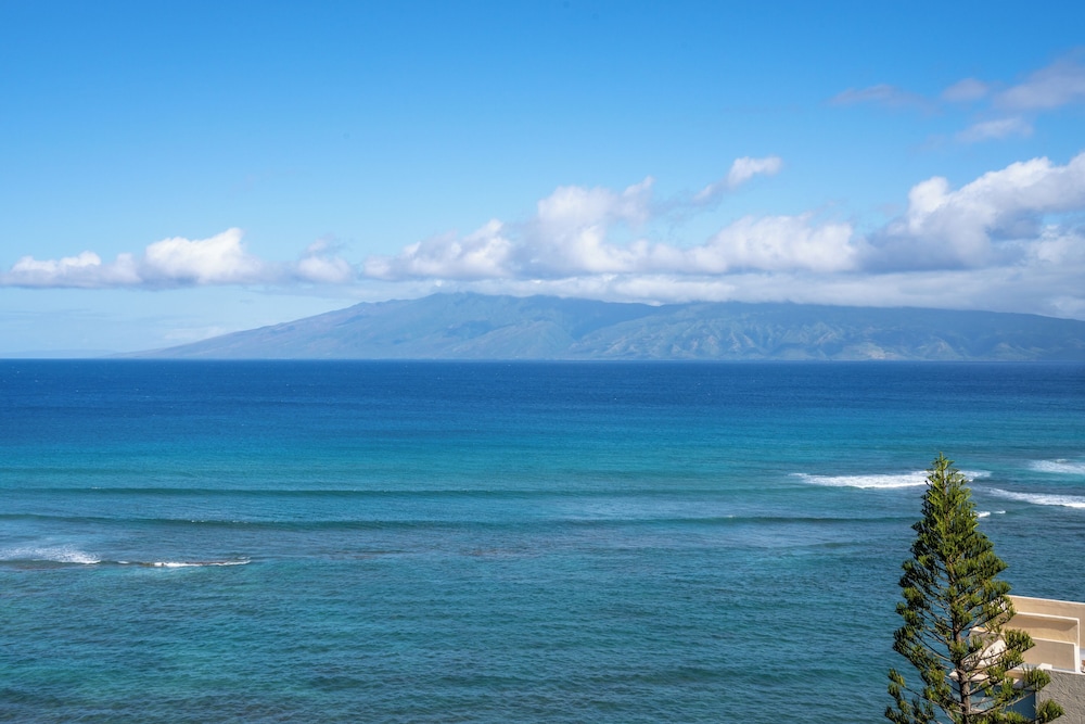 Royal Kahana Maui by OUTRIGGER 72/77