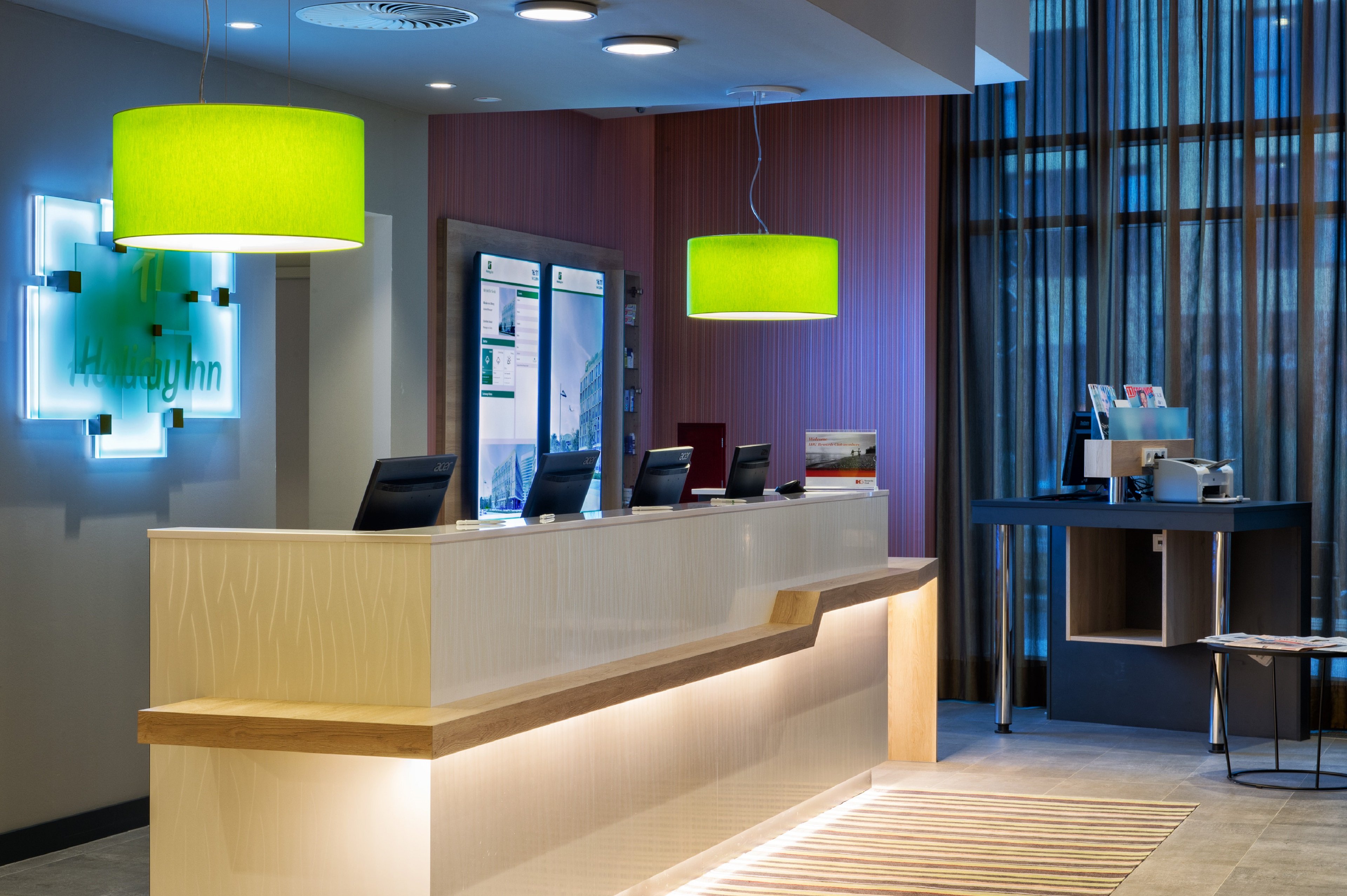 Holiday Inn Frankfurt Airport 11/75