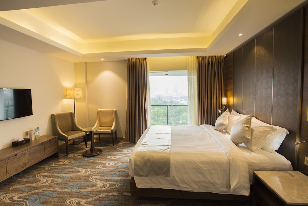 Golden Tulip the Grandmark Dhaka 20/60