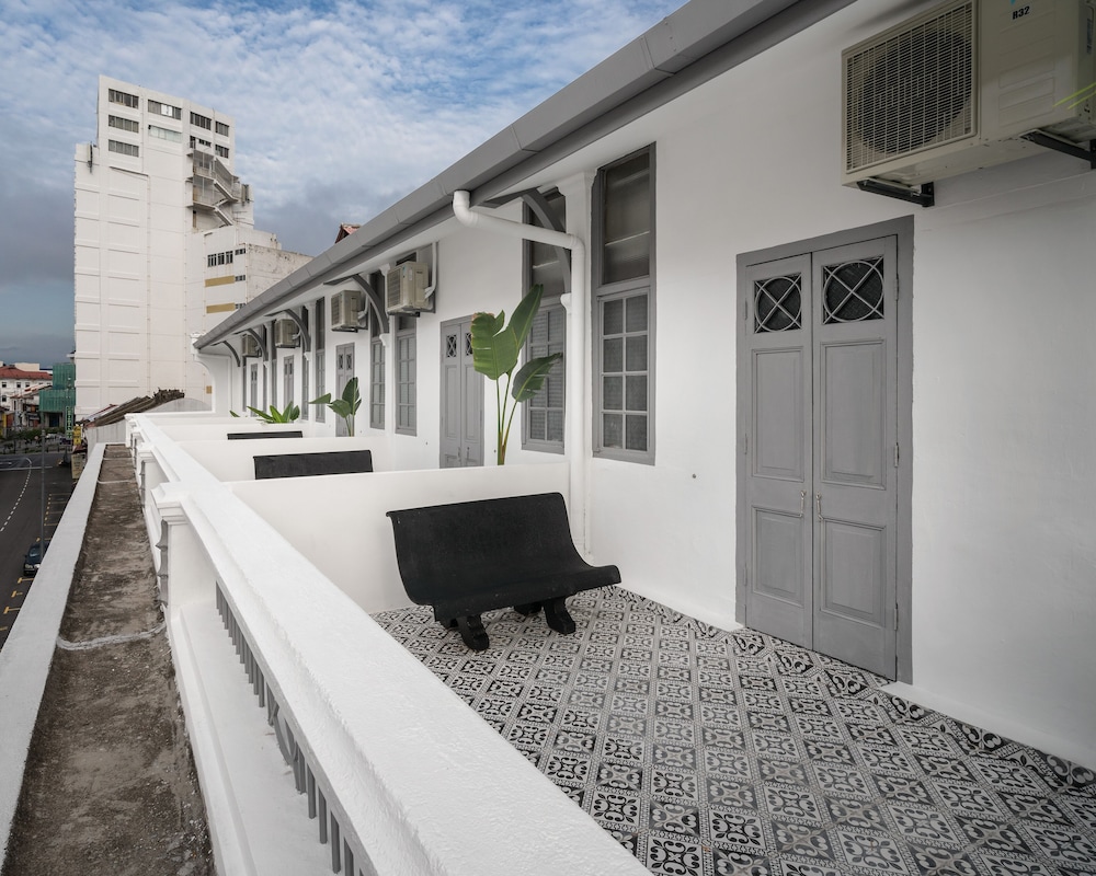 Modern Hotel Georgetown 1/45