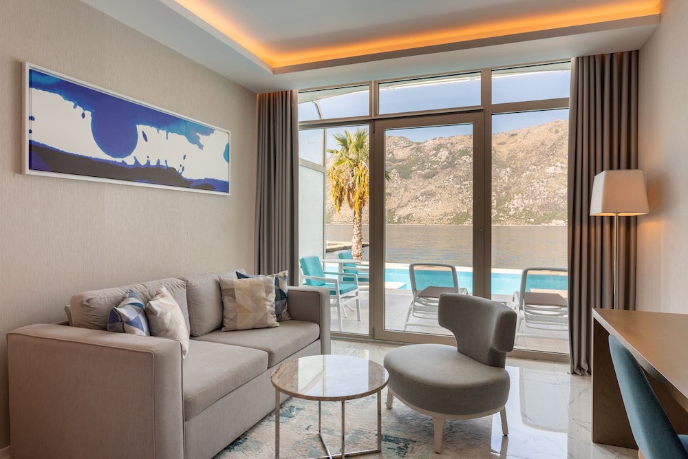 Hyatt Regency Kotor Bay Resort 33/50