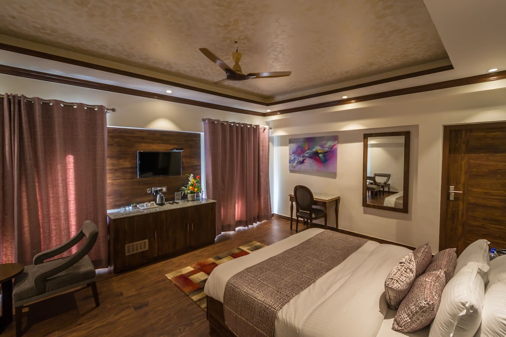 1 BEDROOM, EXECUTIVE, TRIPLE