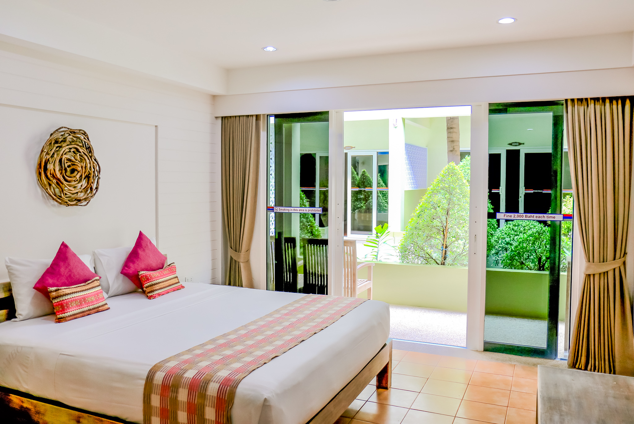 Ark Bar Beach Resort 24/64