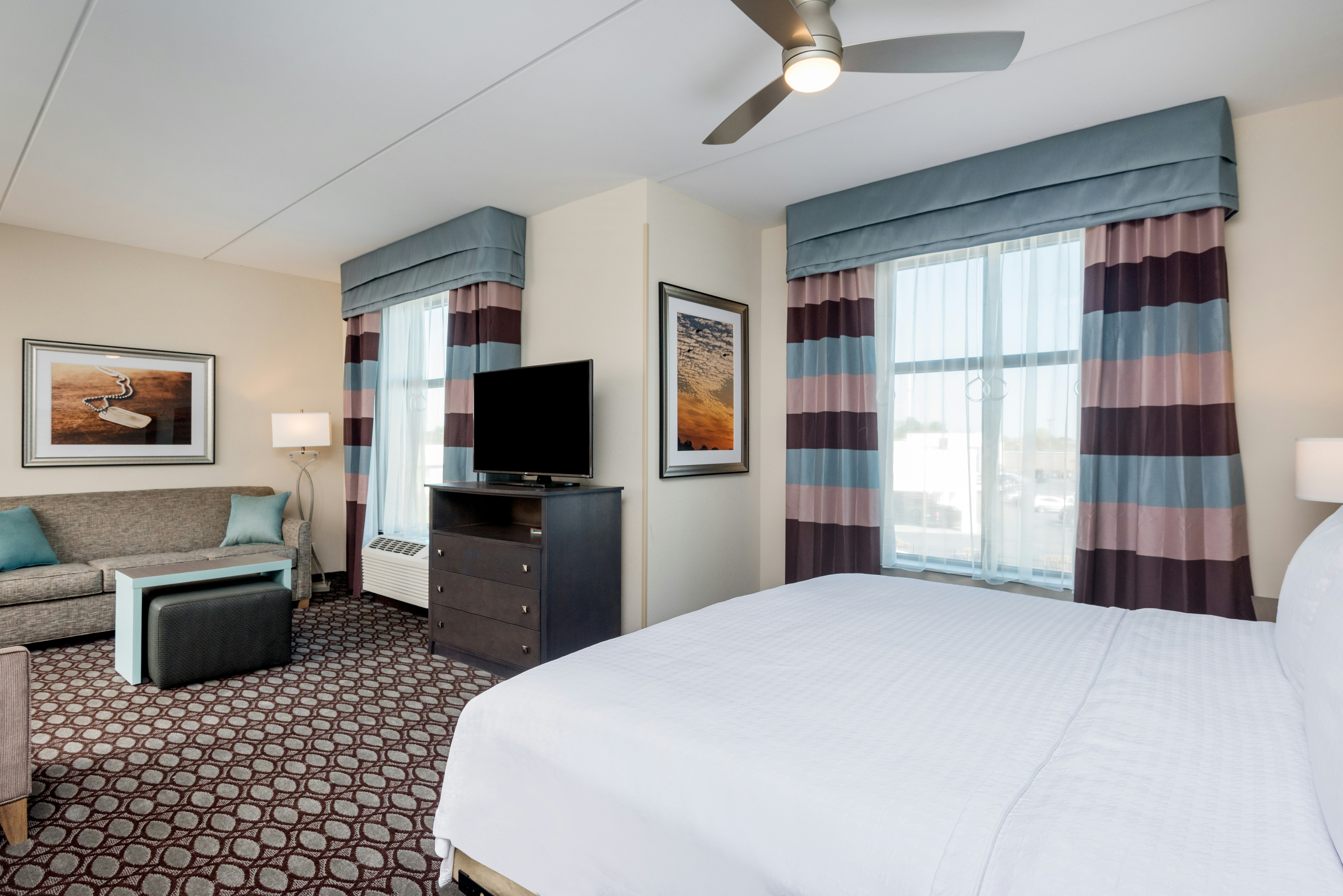STUDIO, KING BED, ACCESSIBLE