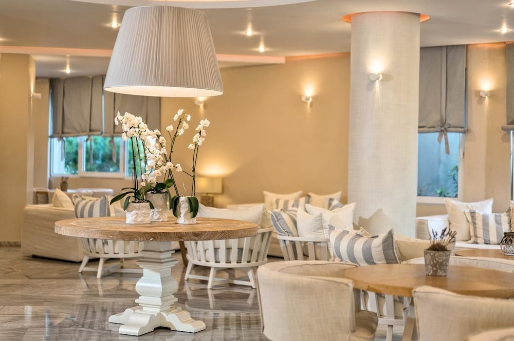 Nefeli Hotel 20/25