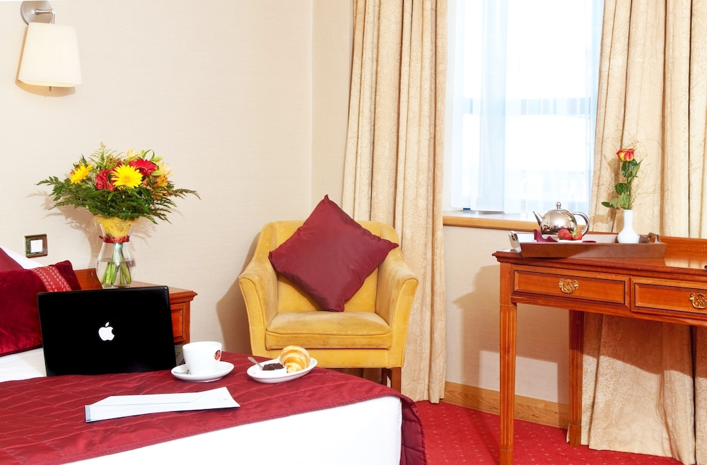 Eyre Square Hotel 6/58