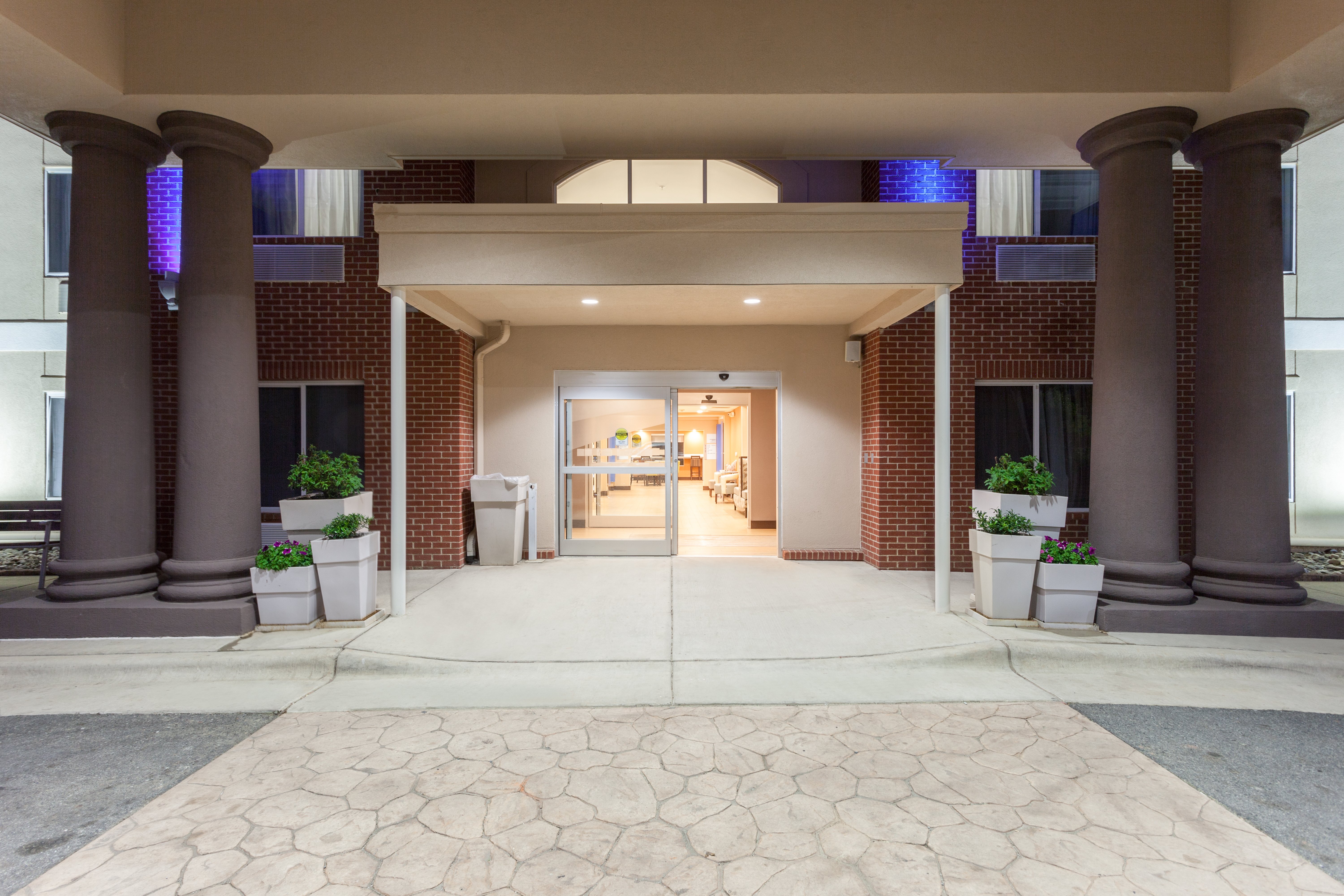 Holiday Inn Express Hotel Suites Mebane 6/62