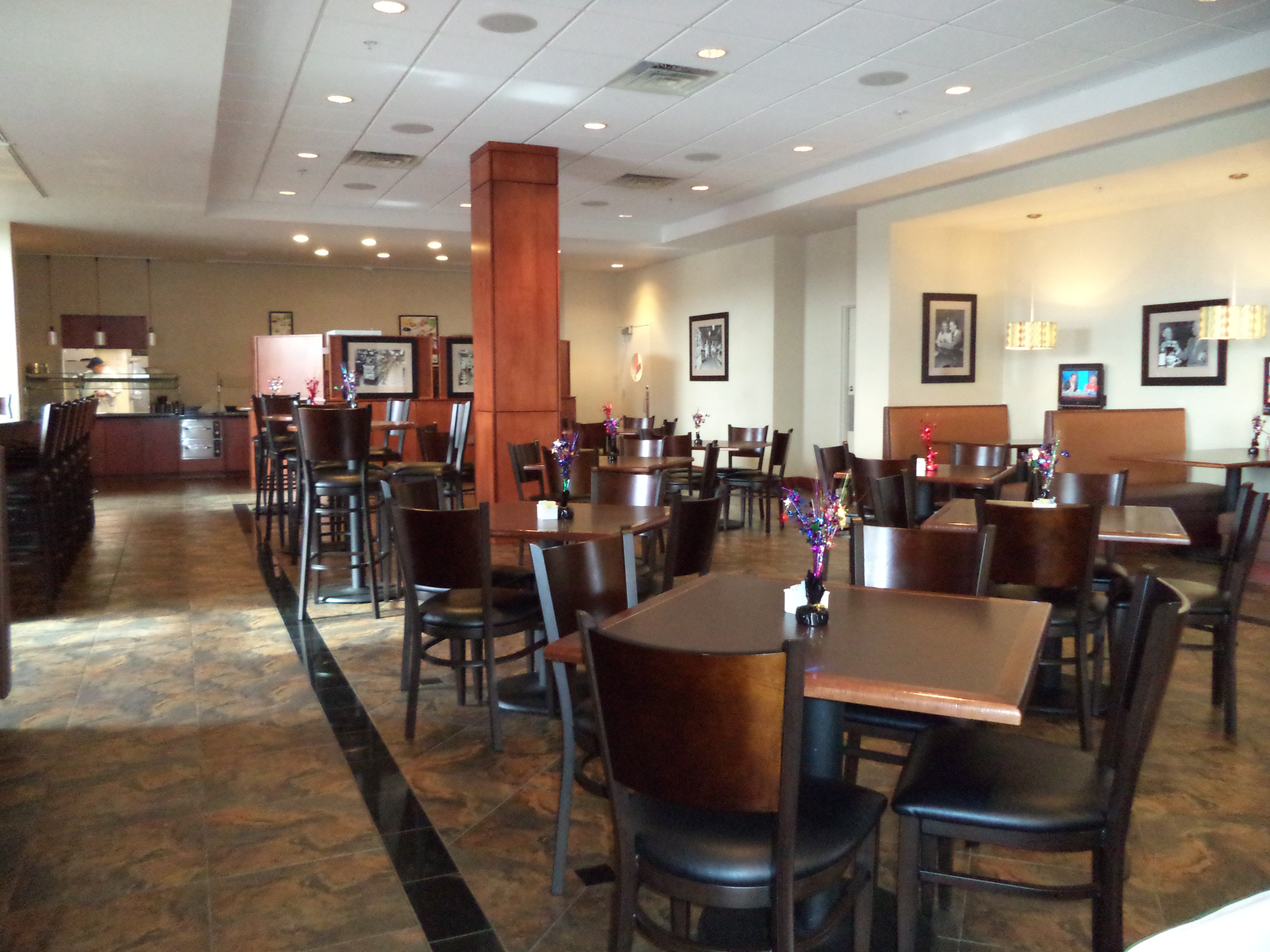 Holiday Inn Madison At The American Center 63/76