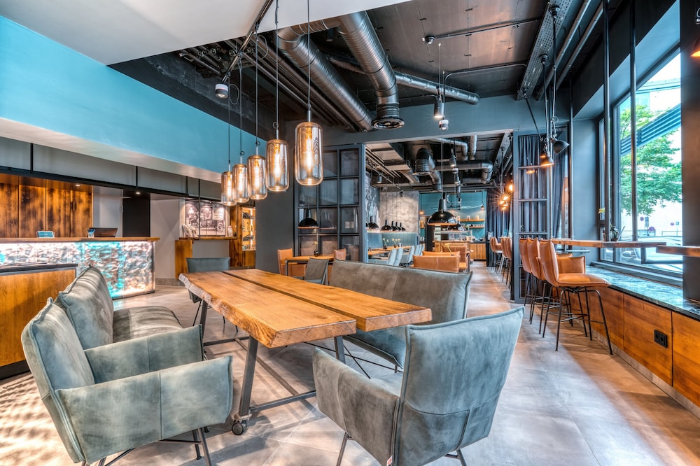 Unsolds Factory Hotel 38/48