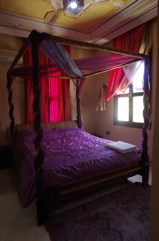 SUPERIOR, DOUBLE BED