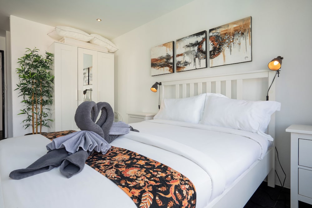 2 BEDROOMS, APARTMENT, POOL VIEW