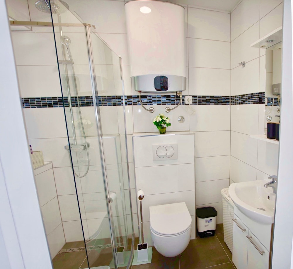 Luxury Villa Minerva Gardens 76/80