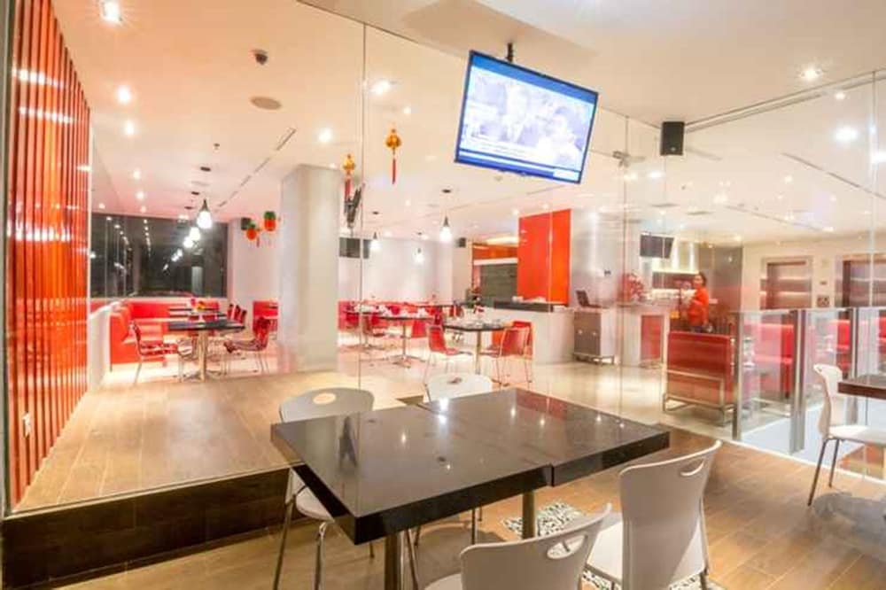 Redstar Hotel 25/39