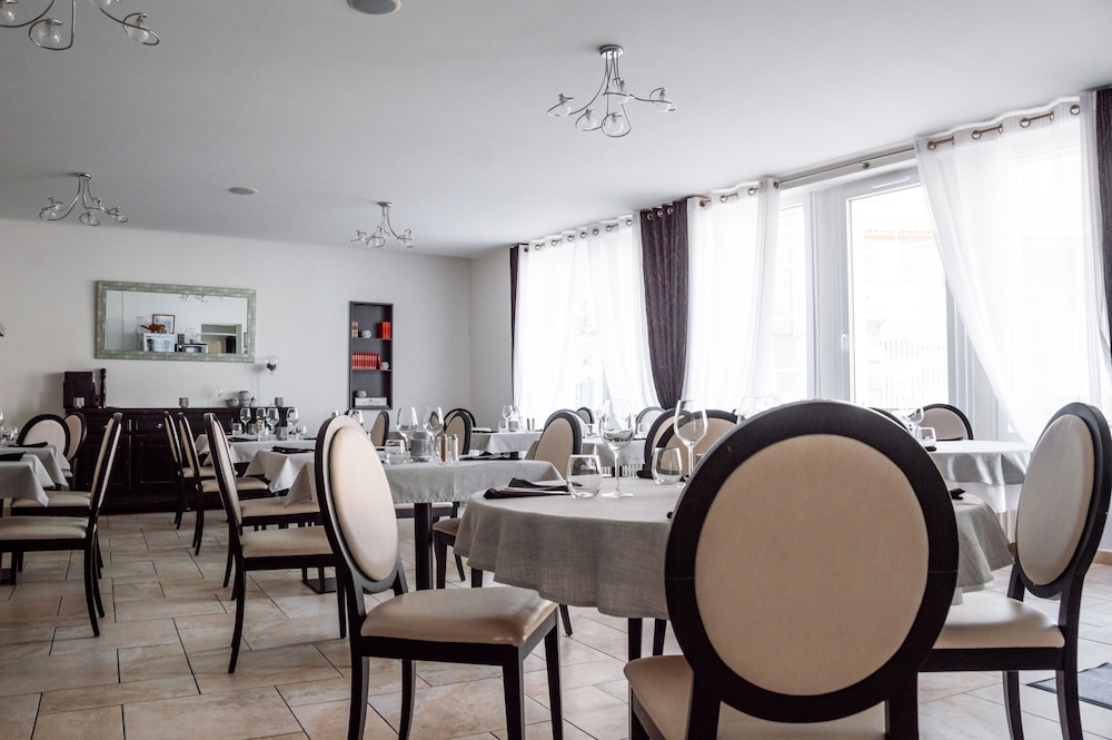 Hotel Le Tivoli Theopolis 35/47