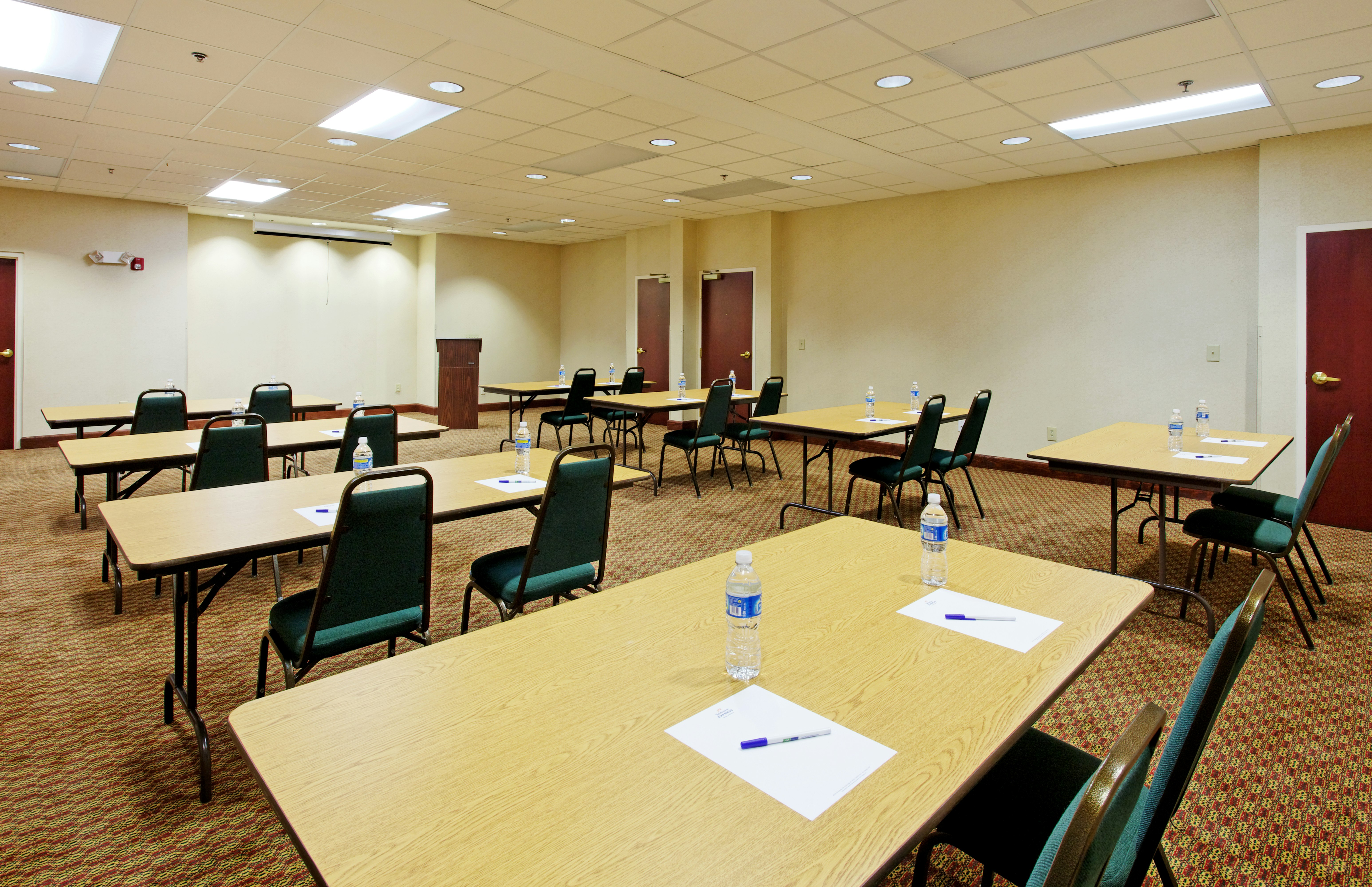 Holiday Inn Express Hotel And Suites Sylacauga 46/52