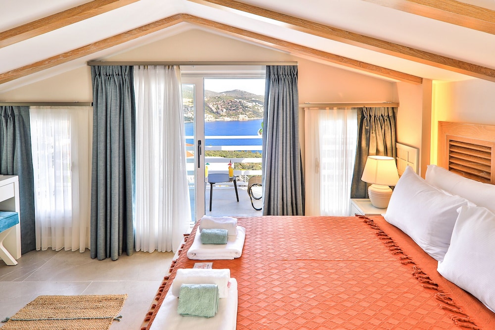 Kalkan Saray Suites Hotel 11/74