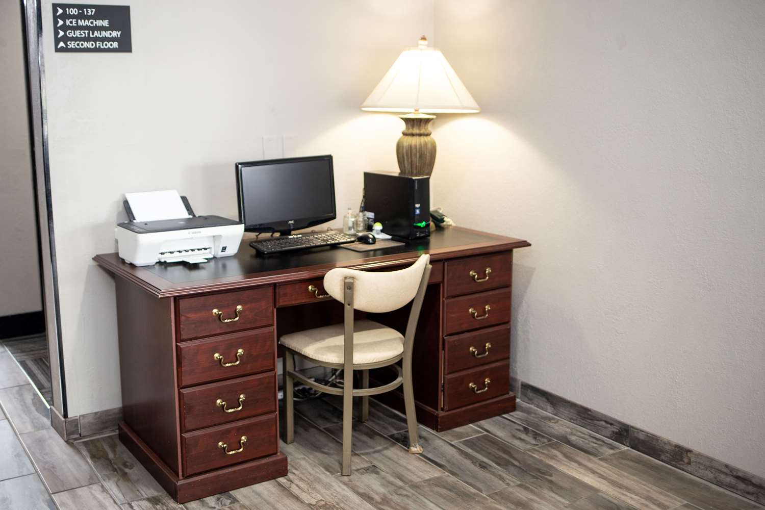 Super 8 by Wyndham Poplar Bluff Missouri 4/6