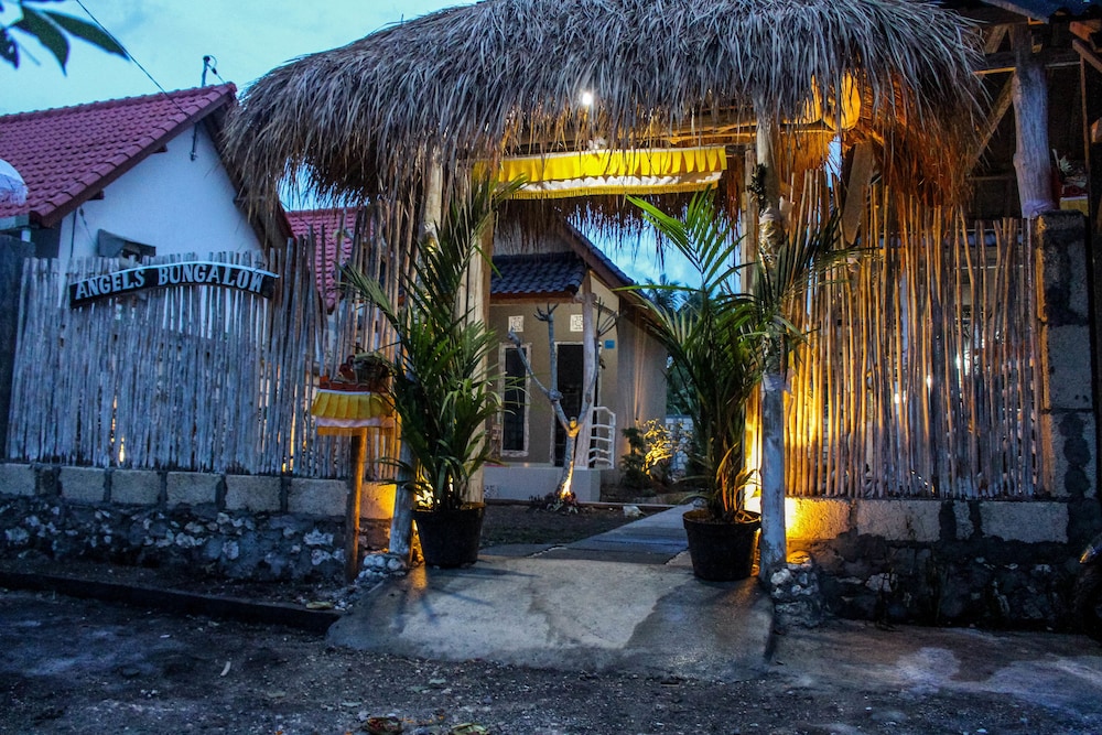 Angels Bungalow 4/58