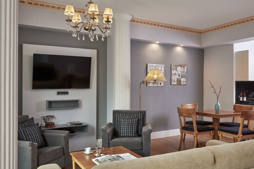 Ava Hotel Suites 19/39
